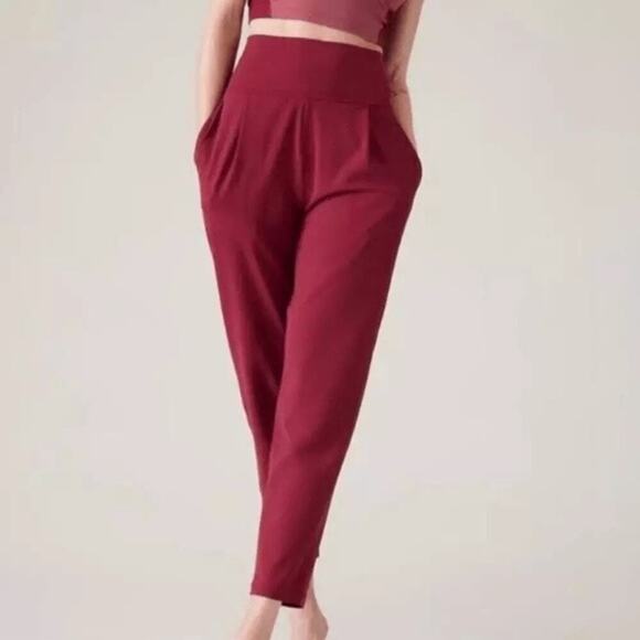 Athleta Elation Women Yoga Pants Coffeeberry Red Joggers Athleisure Small NWOT - Picture 1 of 9